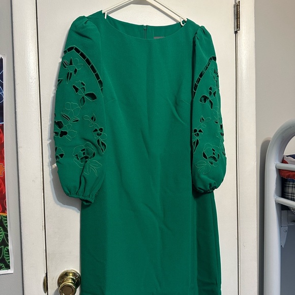 Vince Camuto Eyelet Sleeve Crepe Shift Dress size 4 NWT - Picture 10 of 11